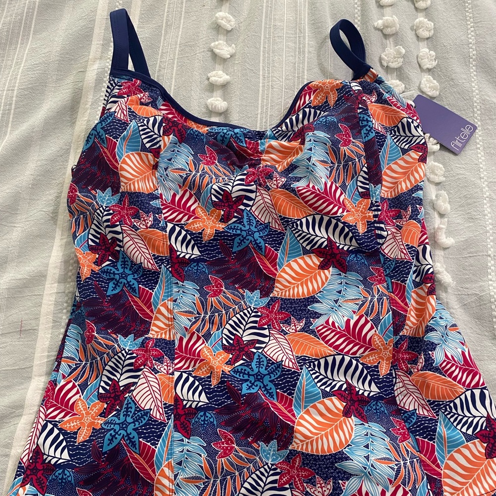 NWT Flirtelle Tankini Top 32K